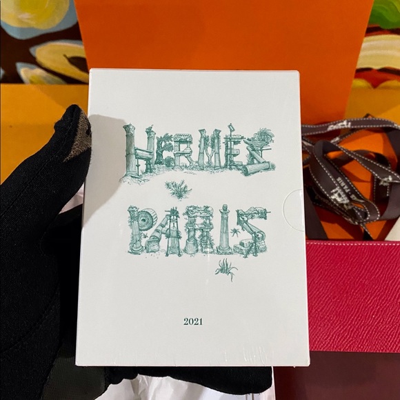 🧡Authentic New Hermes Agenda Cover & 2021 Planner - Picture 6 of 10